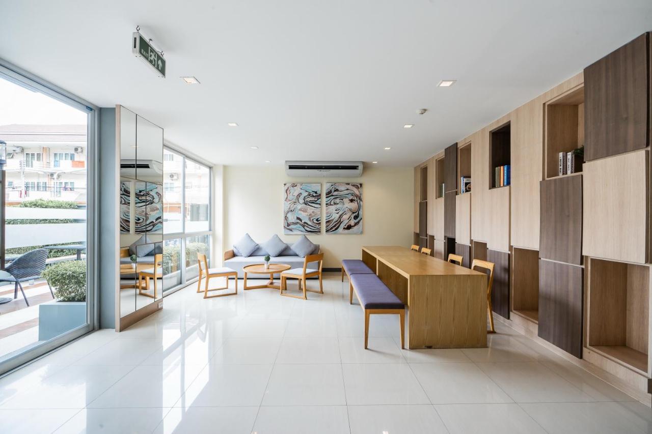 The Grass Serviced Suites Pattaya Extérieur photo