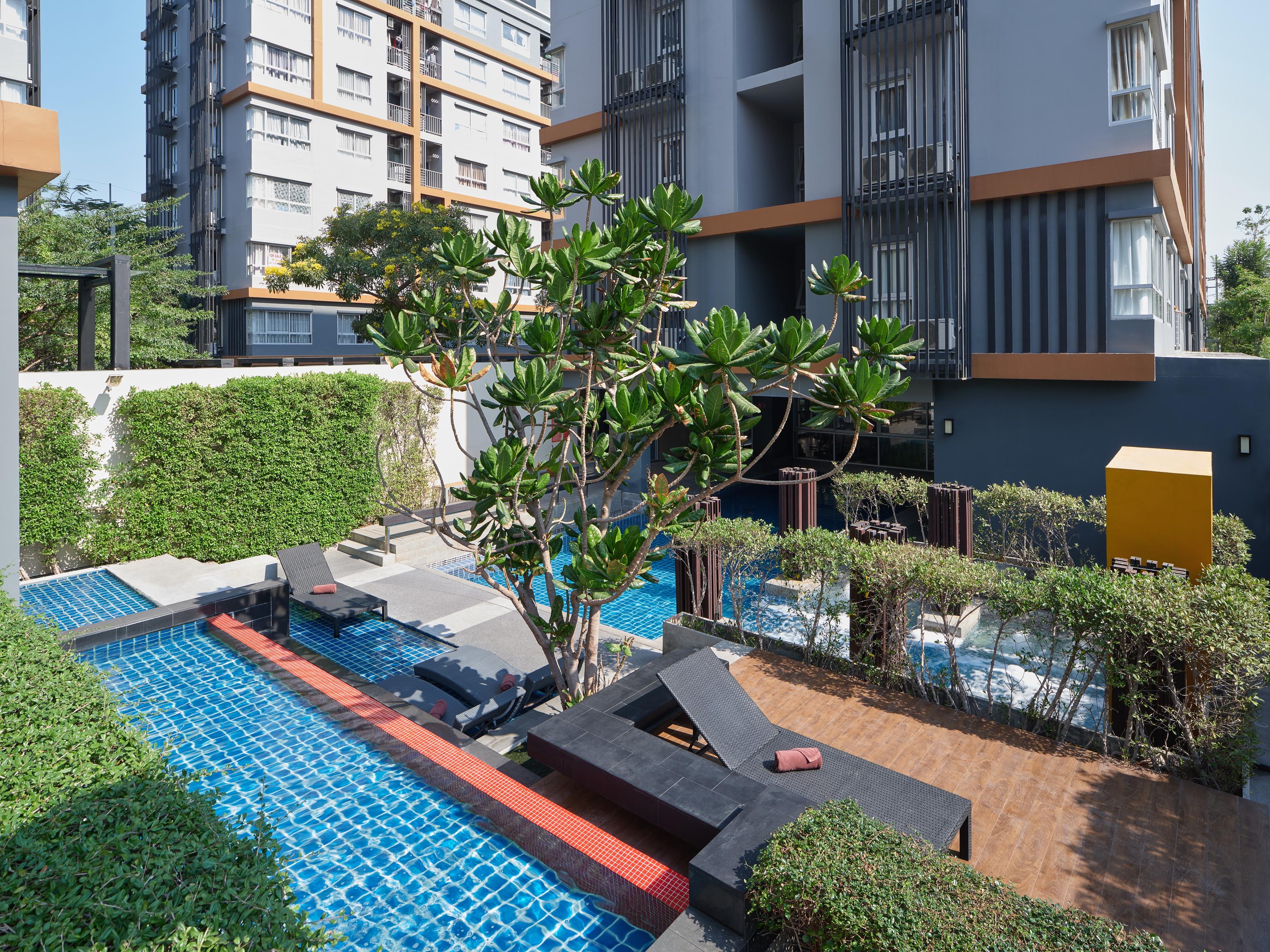The Grass Serviced Suites Pattaya Extérieur photo