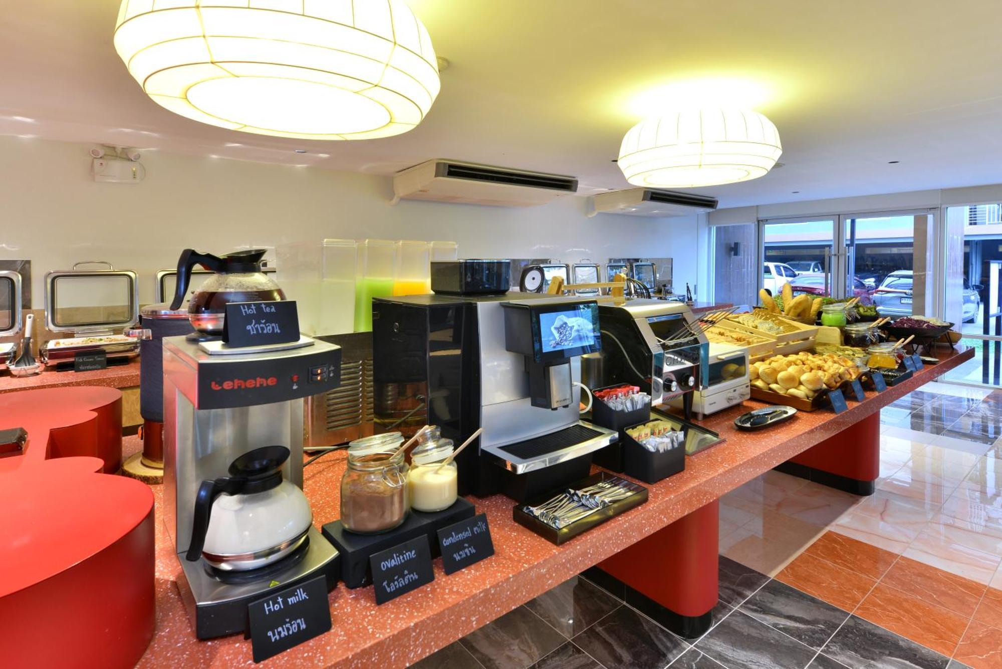 The Grass Serviced Suites Pattaya Extérieur photo